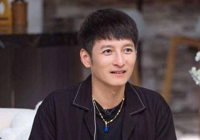 =明星明星公开道歉,真诚反思与公众形象的重建